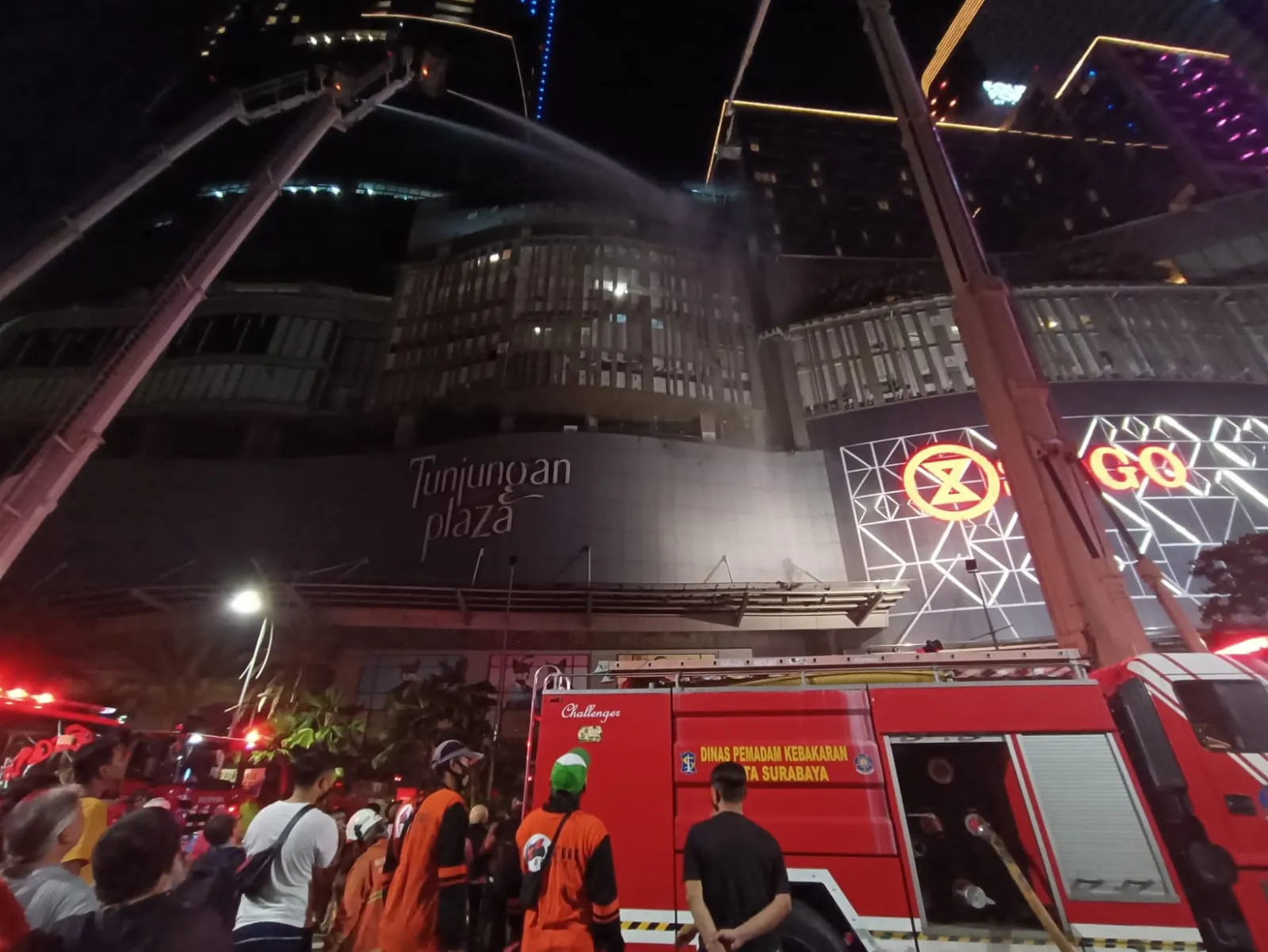 Kebakaran Tunjungan Plaza 5 Diduga Berasal dari Salah Satu Restoran