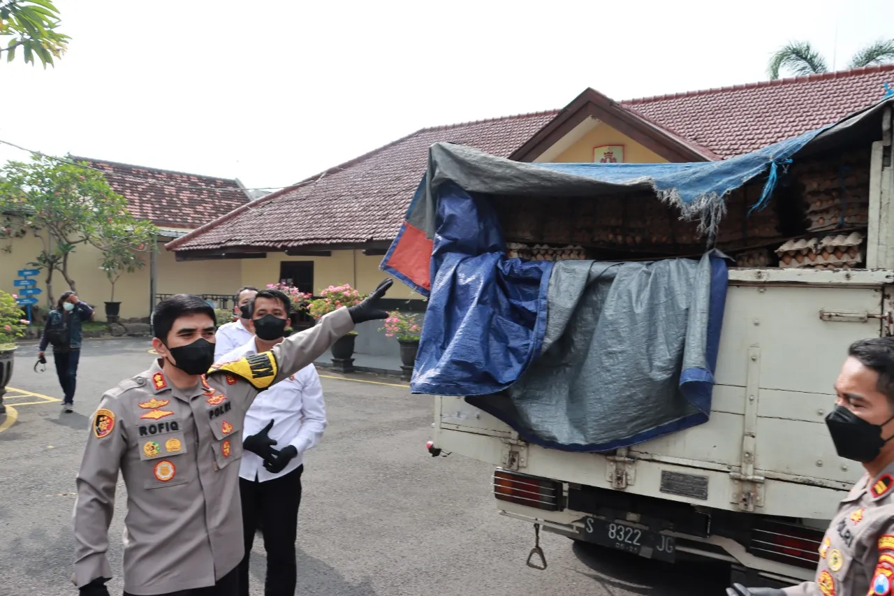 Polres Mojokerto Kota Berhasil Menggagalkan Peredaran 2,4 Ton Telur Busuk