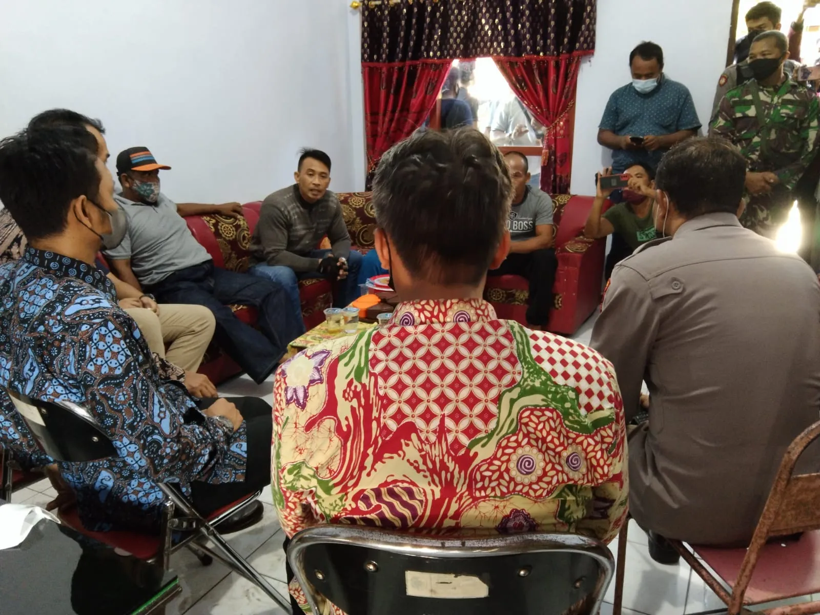 Warga Karanganom Tuntut Kasi Pelayanan Mundur, Anggap Nodai Nama Baik Desa