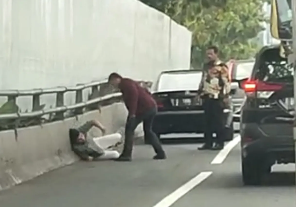 Video Viral, Justin Frederick Anak Anggota DPR Indah Kurnia Jadi Korban Penganiayaan Di Tol Dalam Kota