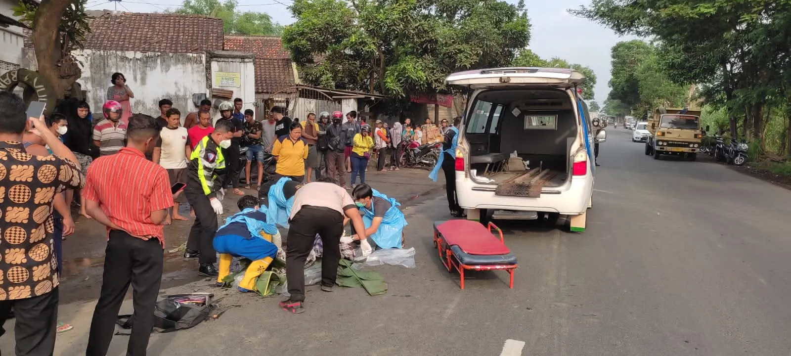 Seorang Wanita Di Tulungagung Tewas Terlindas Truk Gandeng