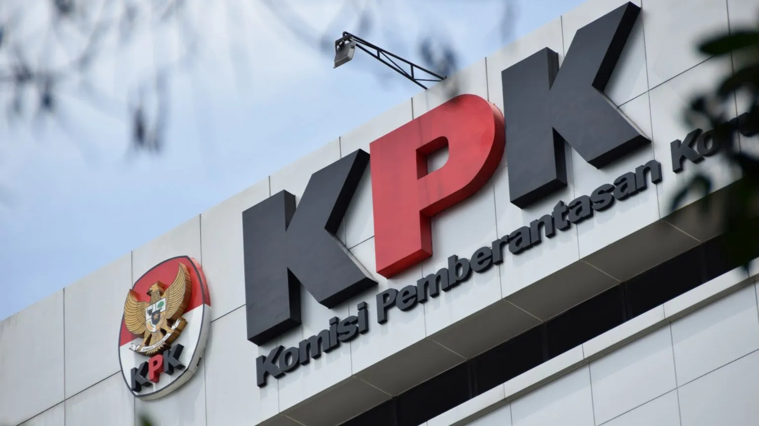 Jadi Saksi Kasus Suap dan Gratifikasi IUP, Kedua Istri Mardani H Maming Mangkir Panggilan KPK