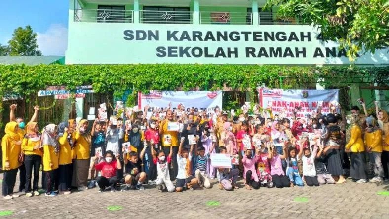 Cegah Stunting, Wabup Ngawi Bersama Alfamart Bagikan Ribuan Susu Gratis