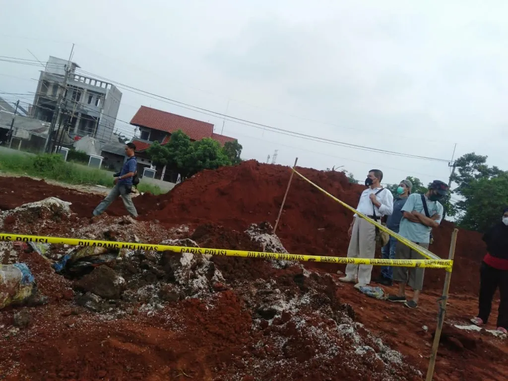 Bansos Presiden Dipendam 2 Tahun Oleh Oknum PT. JNE, Ditemukan Ahli Waris Muhamad Rudi Samin Di Lahan Serap Depok