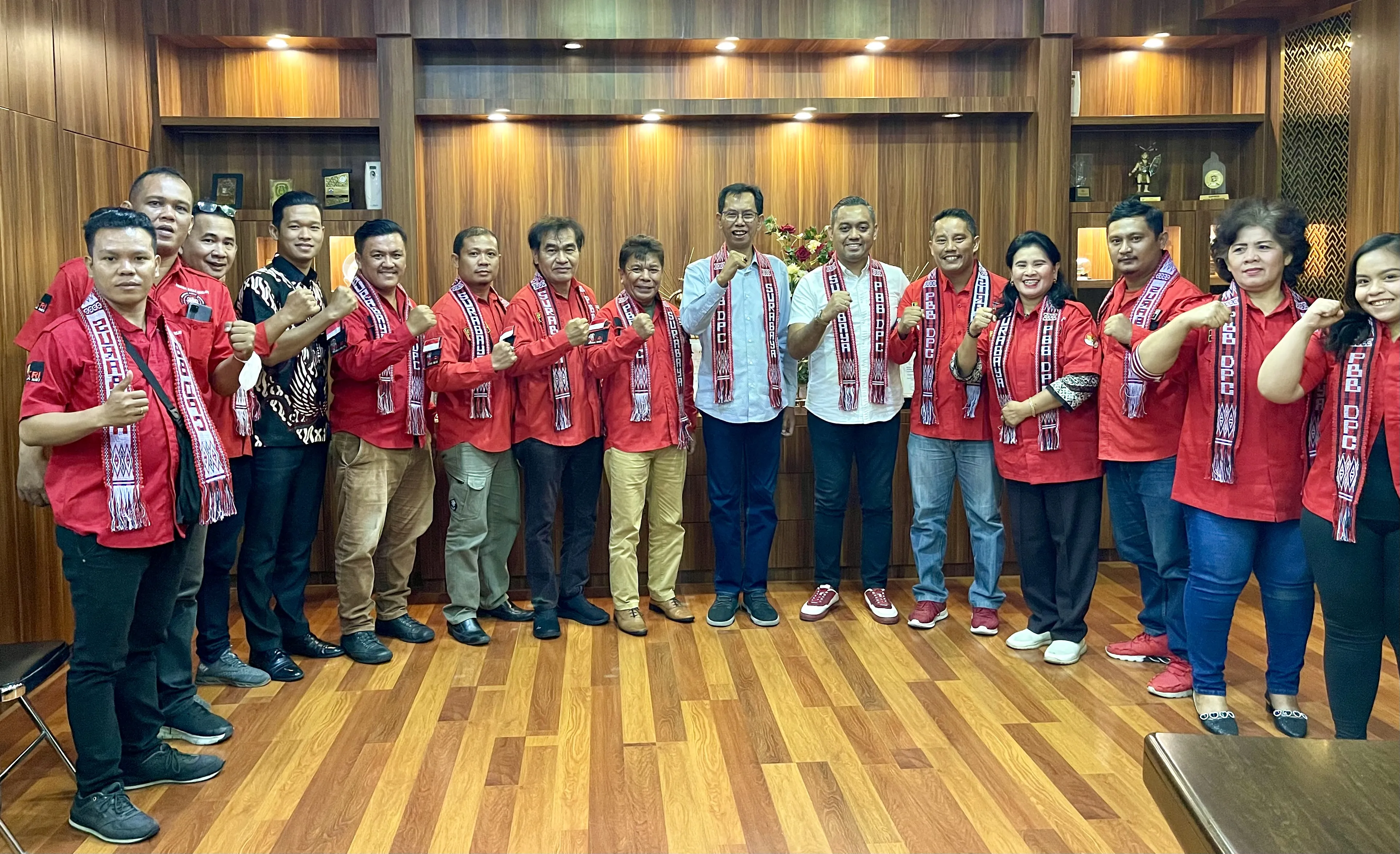 Sambil Nikmati Mie Gomak, Ketua DPRD Kota Surabaya Ajak Pemuda Batak Bersatu Ikut Membangun Kota Surabaya