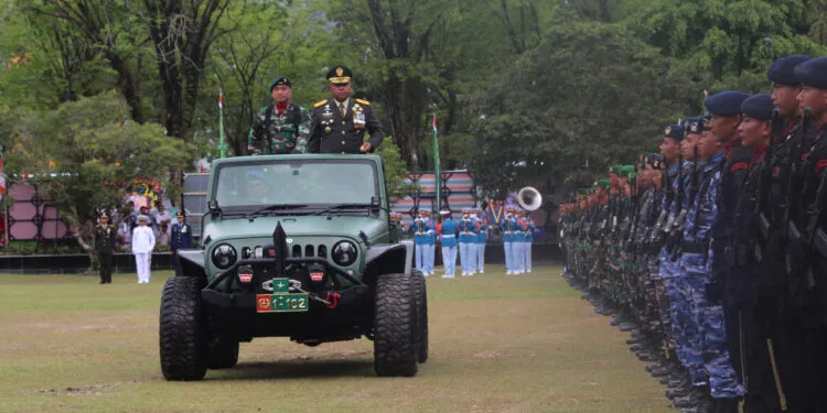 Bacakan Amanat Panglima TNI Saat Pimpin Upacara HUT TNI Ke - 77, Brigjen TNI Yudianto Putrajaya : Jaga Kepercayaan Masyarakat!