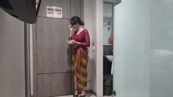 Video Mesum Wanita Kebaya Merah Diduga Kuat Direkam Di Surabaya
