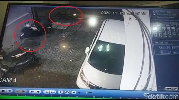 Baca juga : Makin Gencar, Maling Motor Melenggang Bebas Melakukan Aksi Di Surabaya