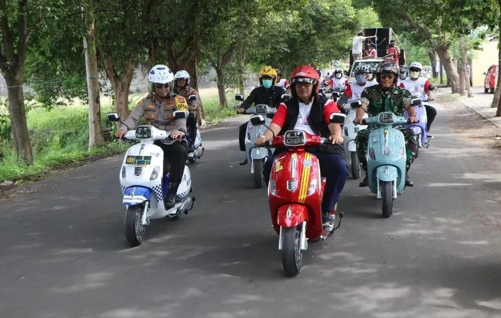 Kampanyekan Ramah Lingkungan, Wabup Probolinggo Gandeng Forkopimda Gunakan Motor Listrik