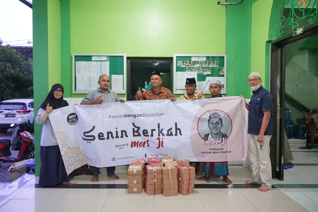 Senin Berkah Bersama BDH Peduli, Mas Ji Ajak Warga Awali Pekan Dengan Berbagi