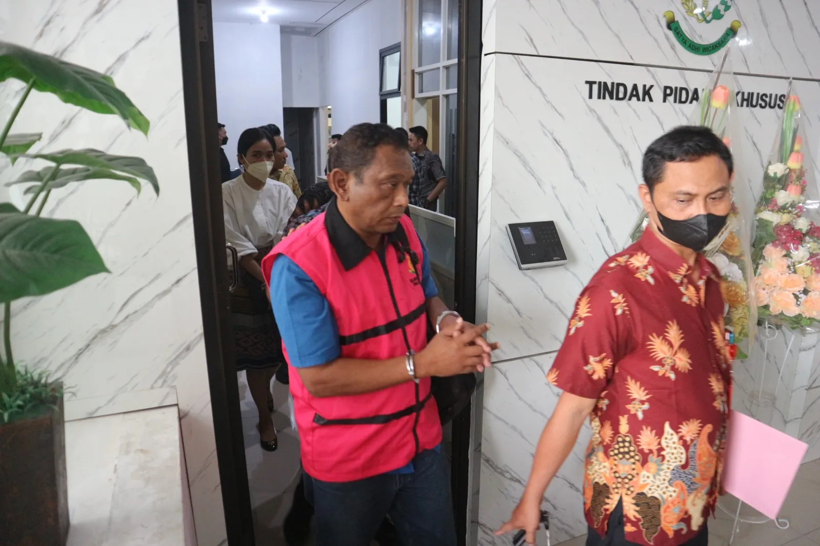 Rugikan Negara Rp 569 Juta Direktur PT Ikan Laut Nusantara Digiring Ke Rutan Kejati