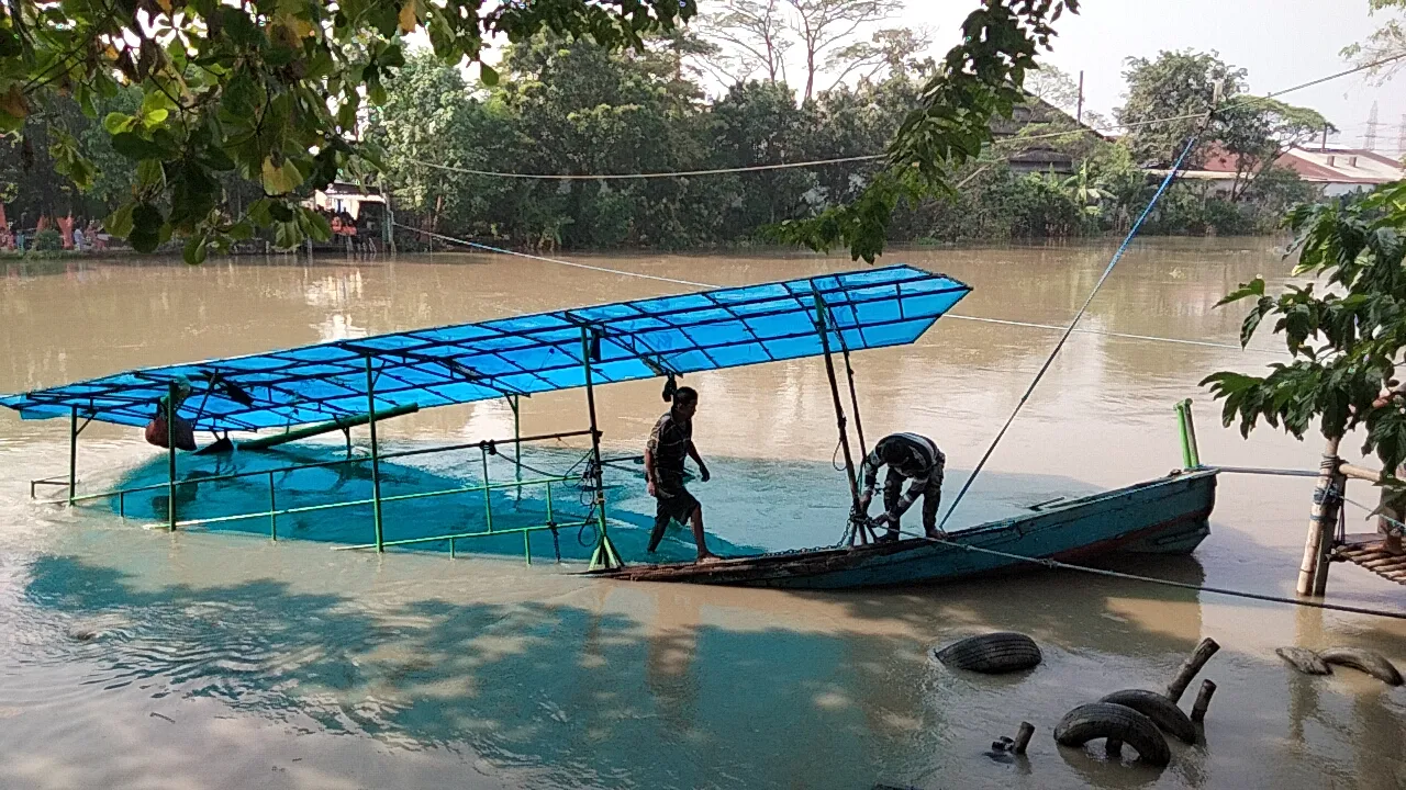 Perahu Tambangan di Surabaya Tenggelam, 1 Orang Hilang Terseret Arus
