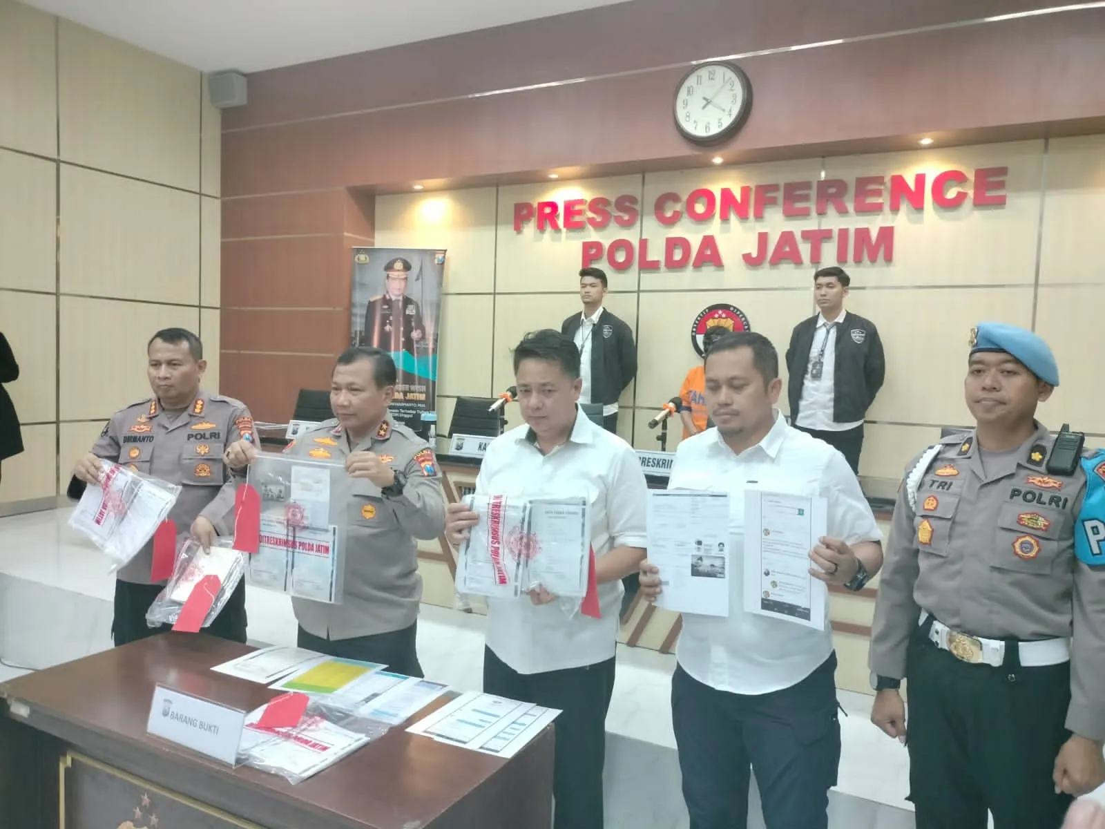 Berkedok Jasa Trading Rugikan 3,4 Miliar Pekerja Migran Diamankan Ditreskrimsus Polda Jatim