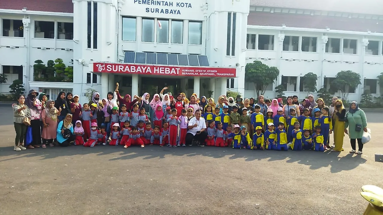 Bulan Bung Karno, Murid TK Kurnia Bibis Bangga Bung Karno Arek Suroboyo
