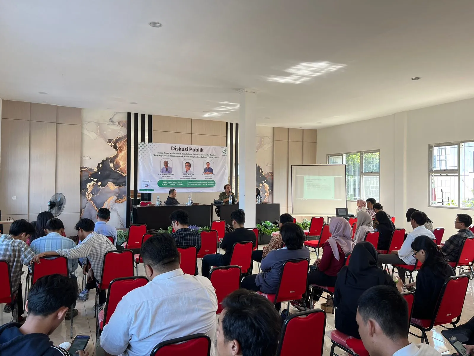 Praktisi Dan Mahasiswa Di Surabaya Dorong Mahfud MD Jadi Cawapres