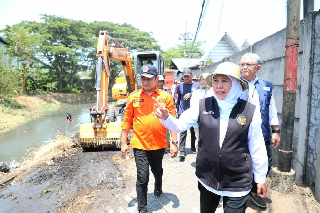 Resik-Resik Sungai Avour Sidoarjo, Gubernur Khofifah Ajak Lakukan Pengerukan Sungai Jelang Musim Hujan