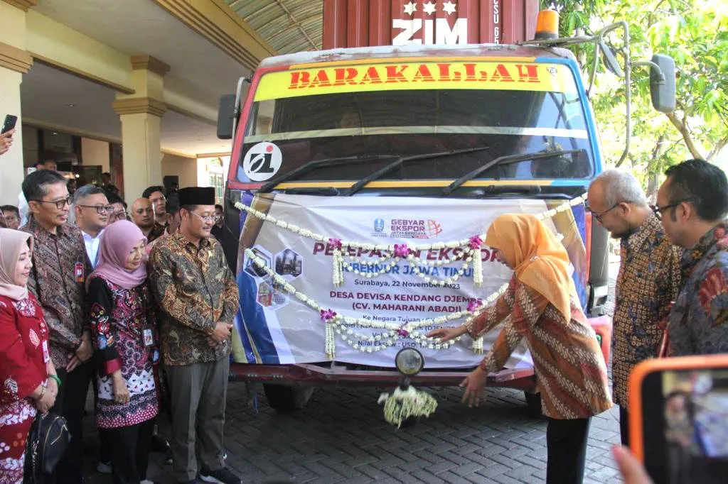 Lepas Ekspor Produk Senilai Rp 3,62 Miliar, Gubernur Jatim Khofifah: Peluang ke Luar Pulau juga Besar