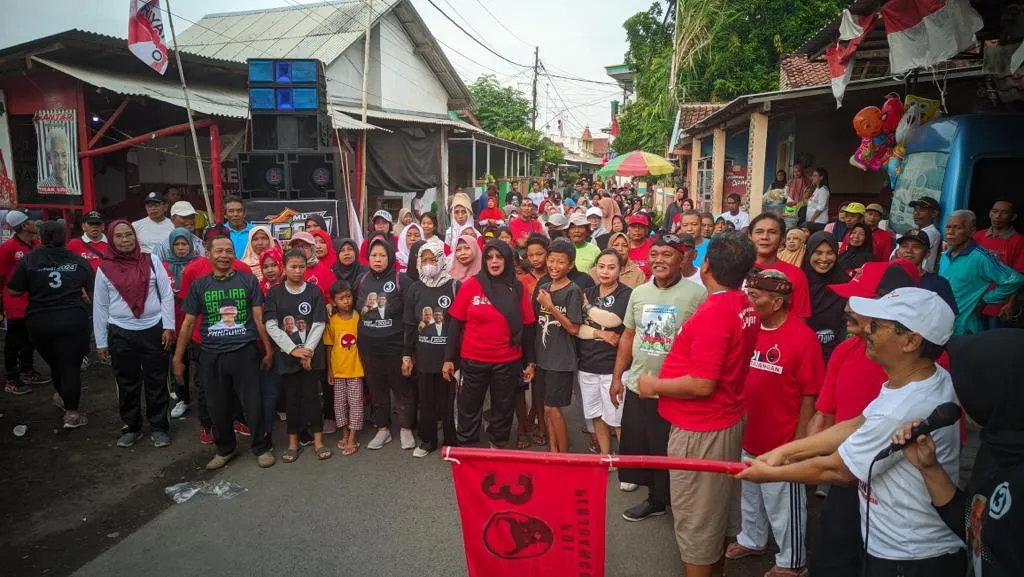 Kenalkan Ganjar - Mahfud, PDIP Kota Probolinggo Gelar Jalan Santai dalam Rangka HUT ke-51