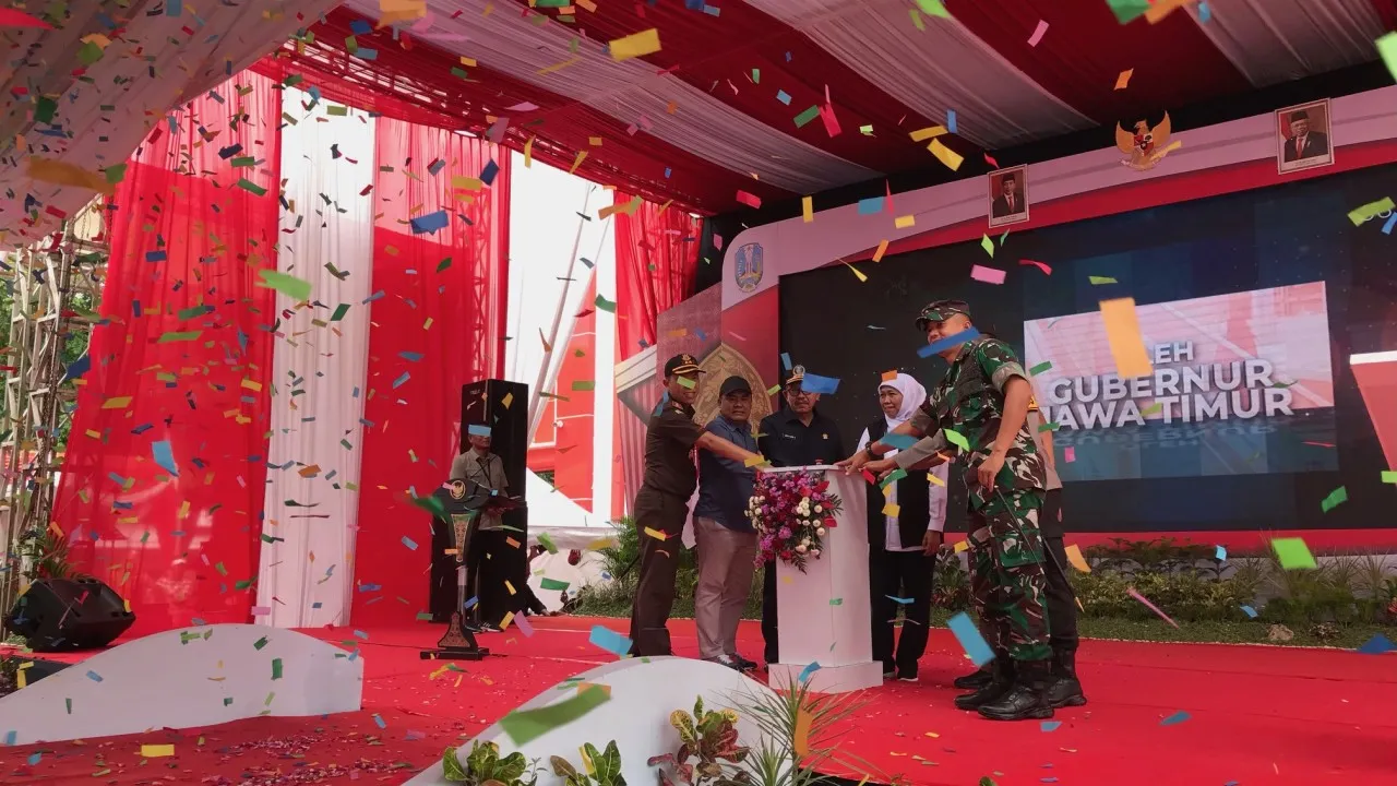 Resmikan Pasar Baru Kertosono Nganjuk yang Habiskan Rp45 Miliar, Gubernur Khofifah: Tolong ke TPS 14 Februari