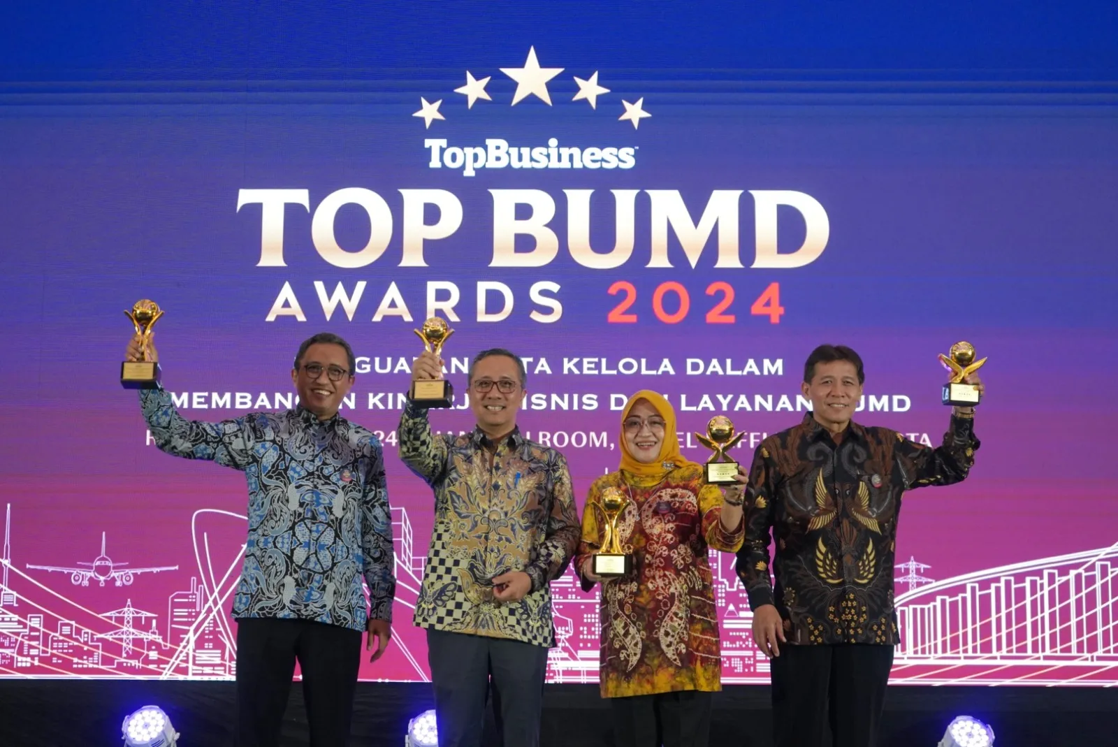 Pemkot Surabaya Borong 6 Penghargaan di TOP BUMD Awards 2024, PDAM dan Bank Surya Artha Utama Berpredikat Bintang 5