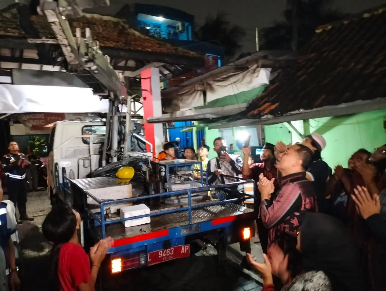 PJU Usulan Warga 100 persen Terpasang, Wali Kota Eri Cahyadi Cek Pemasangannya Se-Surabaya