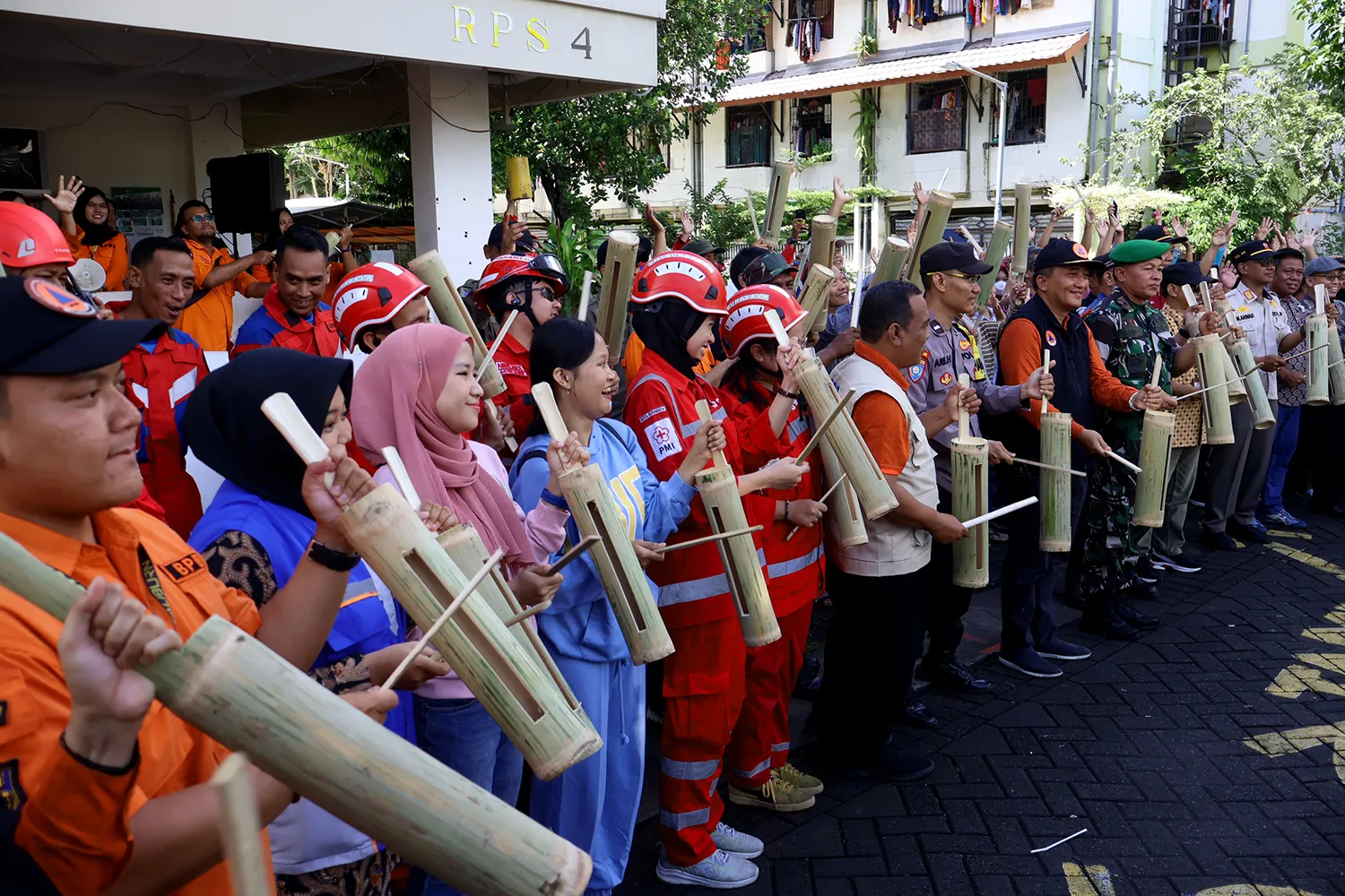 Peringati HKB 2024, Pemkot Surabaya Bekali Kesiapsiagaan Bencana pada Warga Rusunawa Penjaringansari