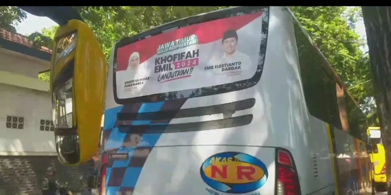 APK Khofifah-Emil di Kaca Angkutan Umum Disoal, Bisa Picu Kecelakaan