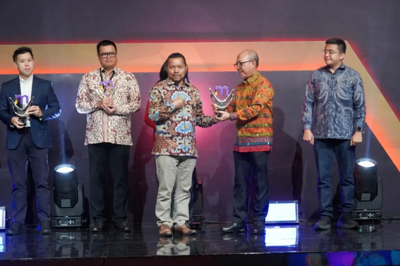Bergengsi! Bank Jatim Raih Penghargaan Merdeka Awards 2024