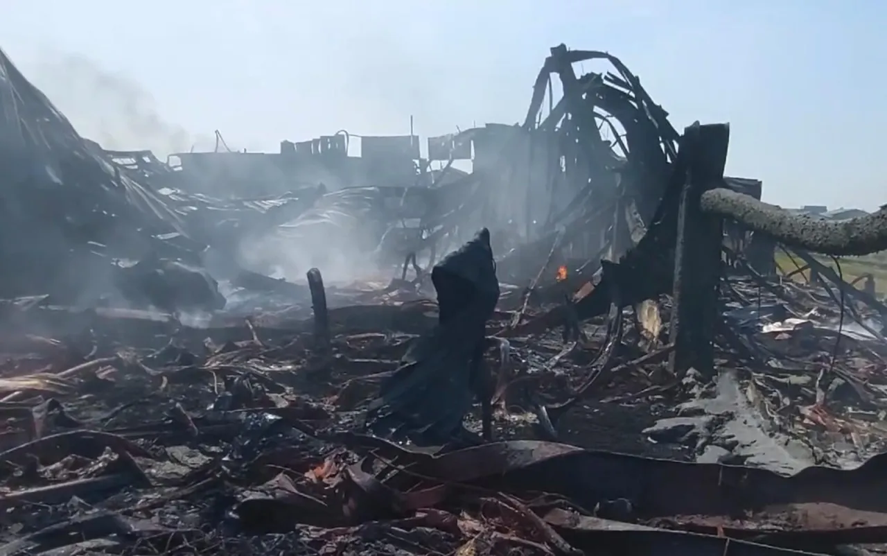 Hampir 24 Jam, Kebakaran Pabrik Plastik PT Langgeng Jaya di Gresik Belum Padam