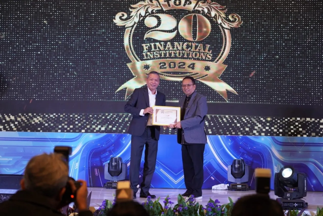 Kinerja Moncer, Bank Jatim Borong Dua Penghargaan Sekaligus dari The Finance