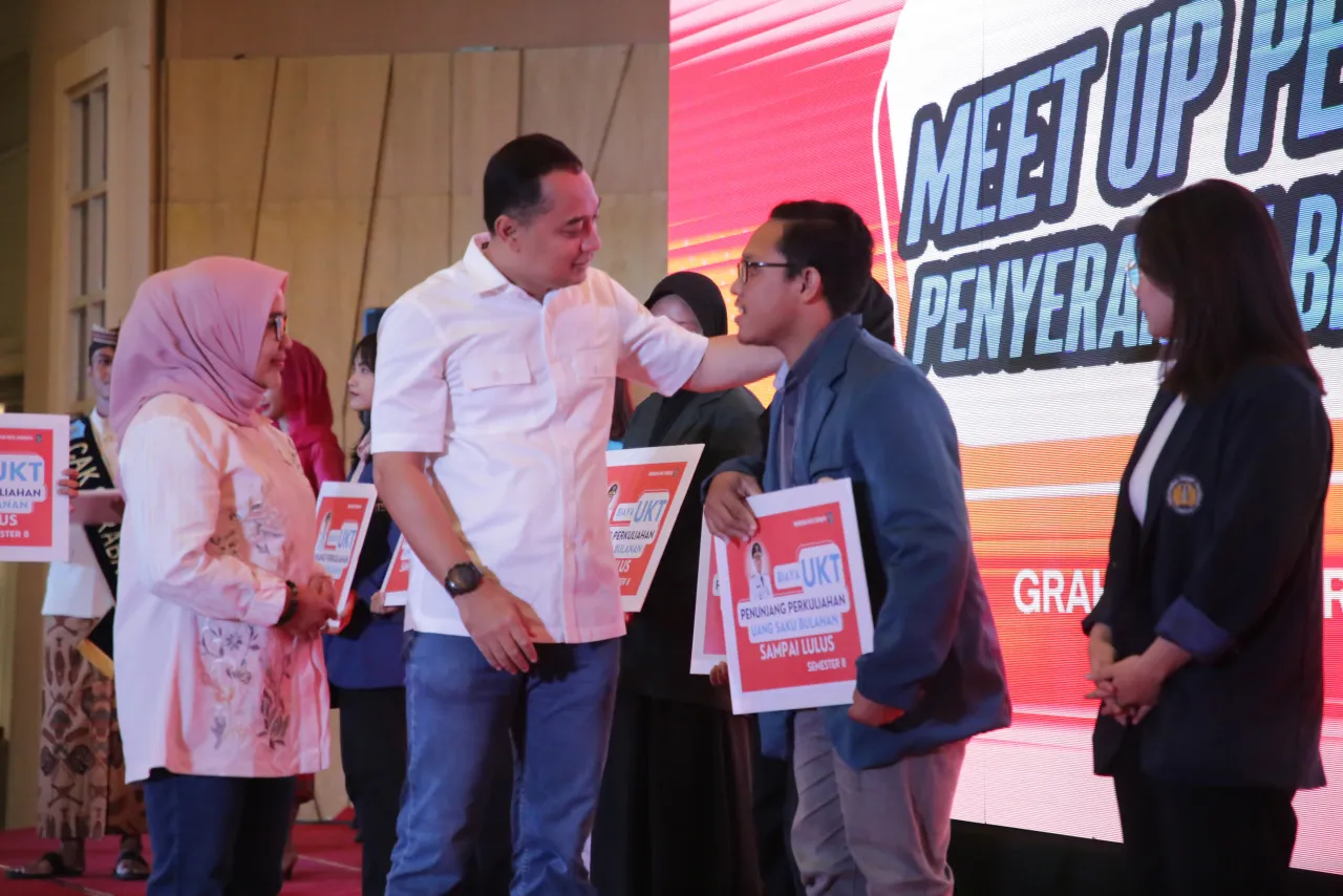 Kaleidoskop 2024: Pemkot Surabaya Buka Akses Pendidikan Lewat Beasiswa Hingga 1 Keluarga 1 Sarjana