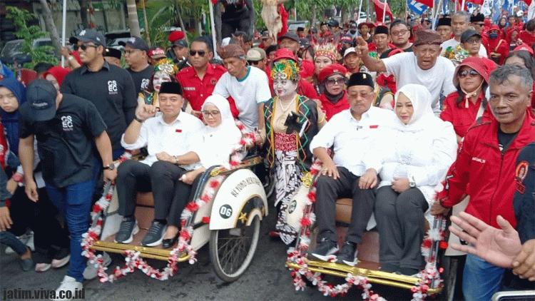 Tak Gunakan Baju Merah, Ini Makna Outfit Eri-Armuji saat Resmi Daftar Pilwali Surabaya 2024