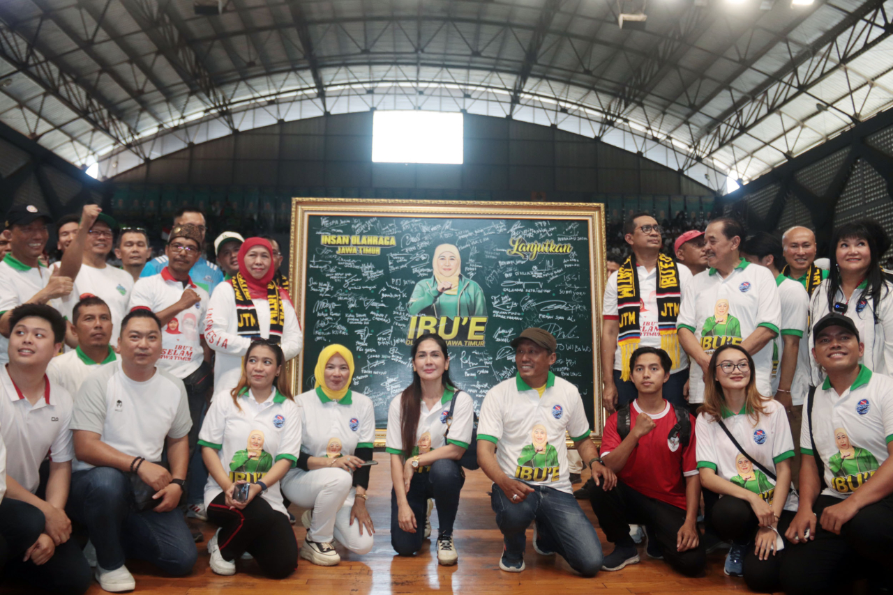Khofifah dikukuhkan sebagai "Ibu'e Olahraga Jawa Timur" oleh 80 organisasi olahraga se-Jatim