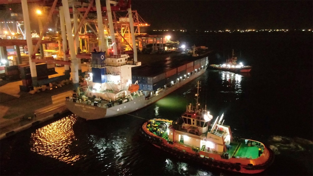 kapal MV Meratus Kaimana bersandar ke Pelabuhan Tanjung Priok