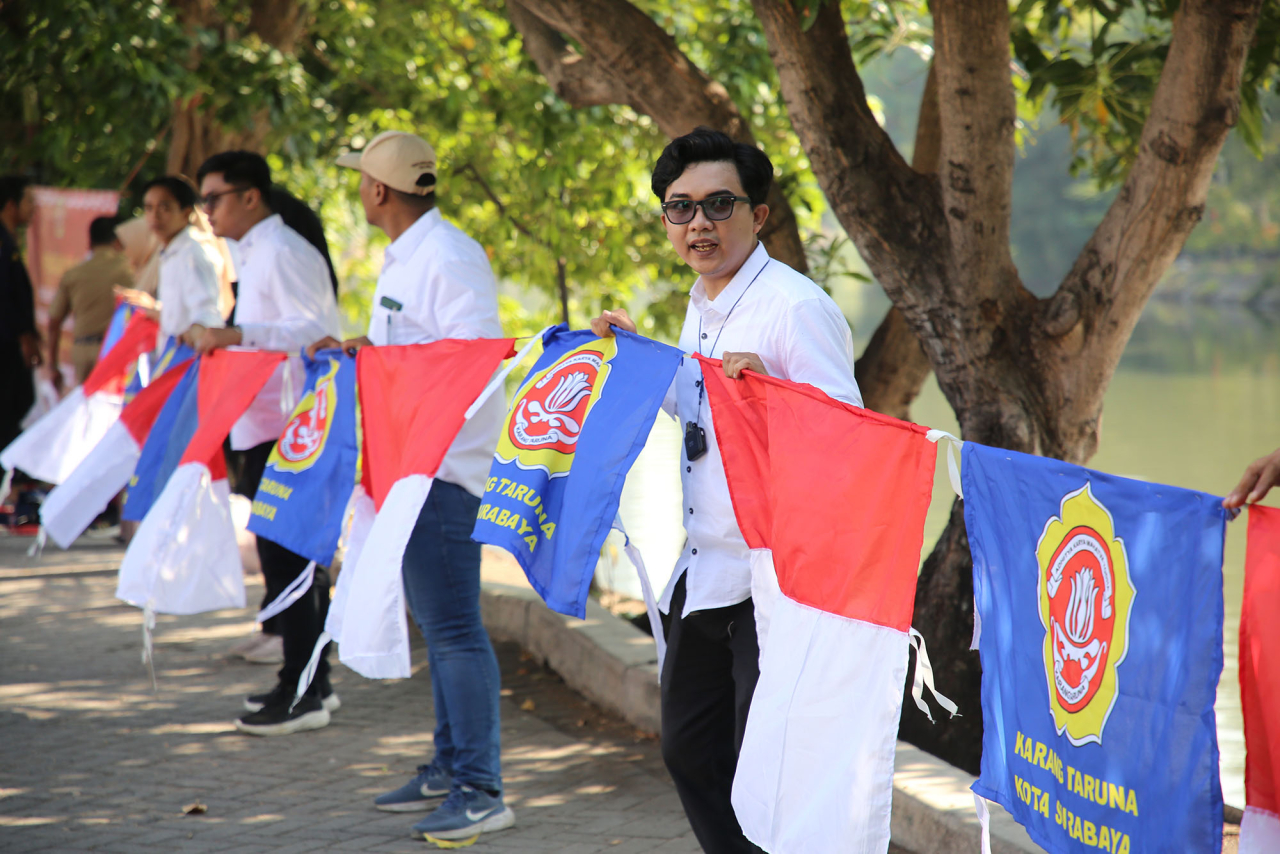 Pelantikan pengurus Karang Taruna (Kartar) tingkat kecamatan periode 2024-2029 di Taman Kartika, Tegalsari, Surabaya, Selasa (20/8/2024)