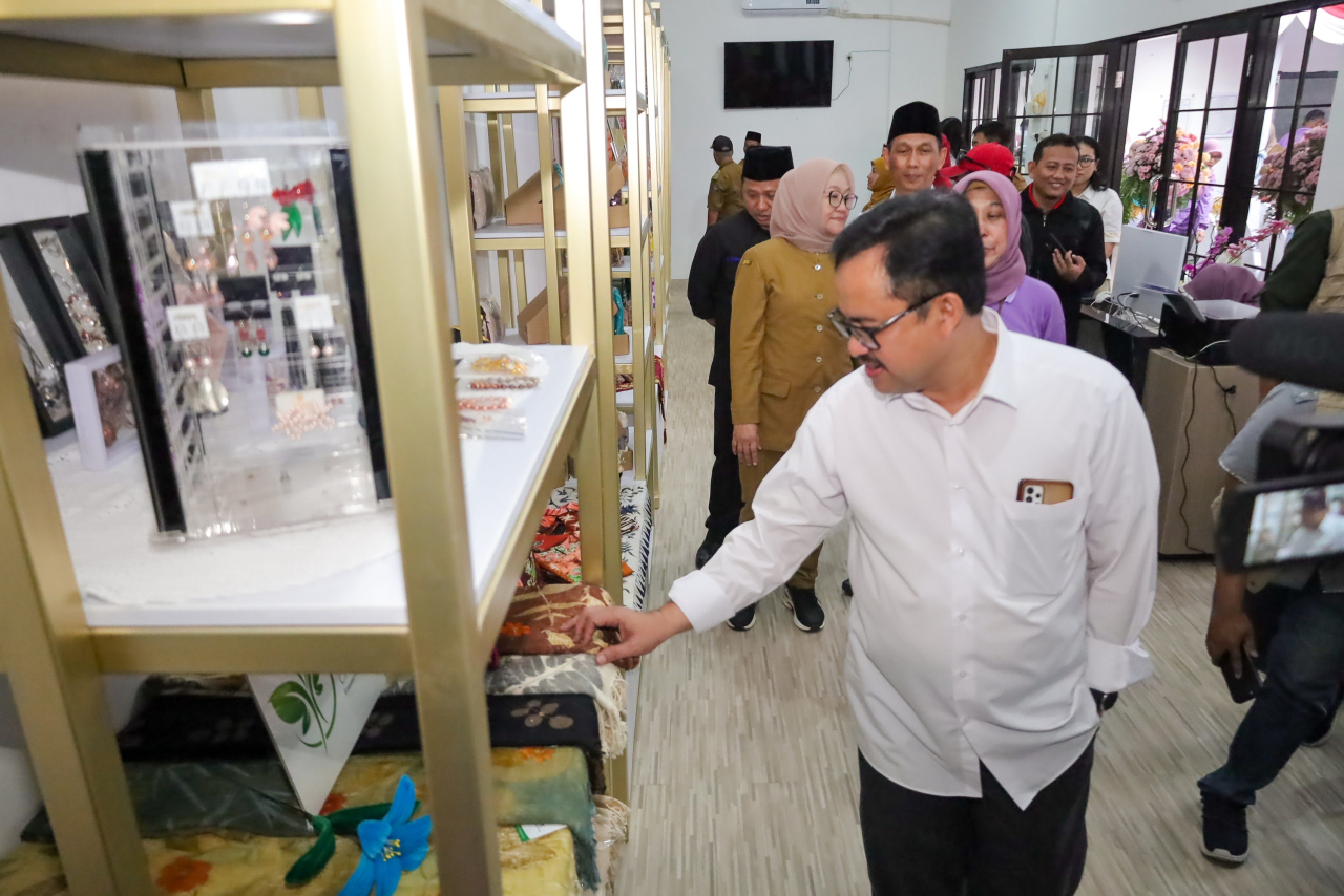 Pemkot Surabaya meresmikan Bengkel Sehat Mandiri (BSM) yang berada di eks SDN Menur Pumpungan, Jalan Menur Pumpungan No 28 Surabaya