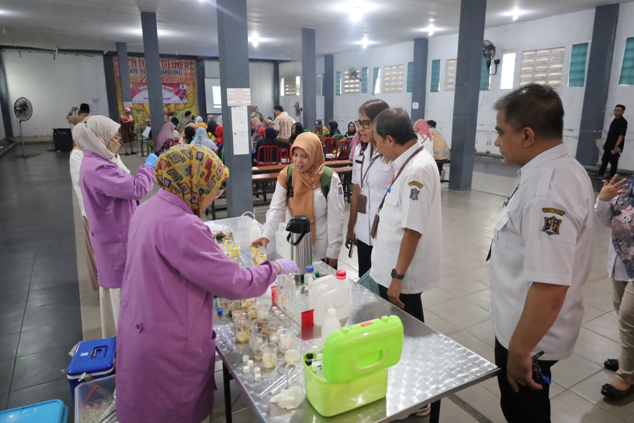 Balai Besar Pengawasan Obat dan Makanan (BPOM) Surabaya untuk melakukan uji sampling