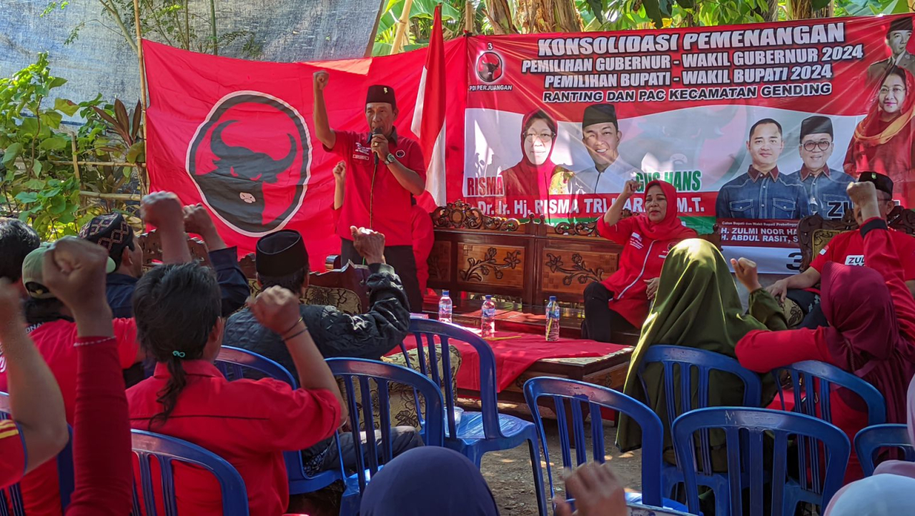 Pengurus DPC dan PAC Kabupaten Probolinggo saat memeberikan sosialisasi kepada masyarakat di desa-desa tentang Pilgub dan Pilbup yang diusung PDI Perjuangan Jumat 13 September 2024