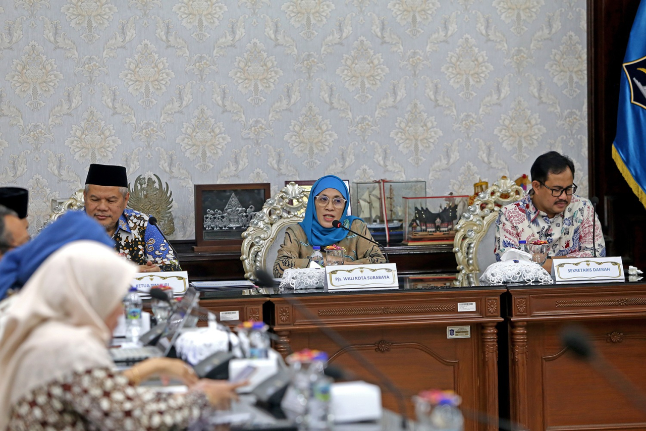 PJs Wali Kota Surabaya, Restu Novi Widiani menyambut kunjungan Tim Juri Syariah Award 2024