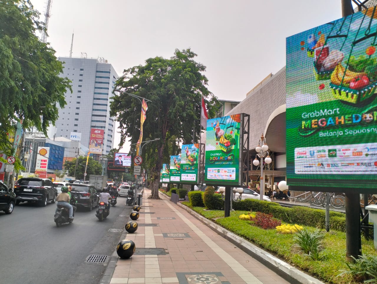 Reklame di Surabaya