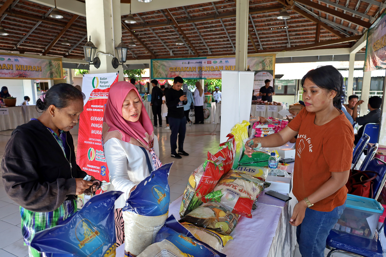 Gelar pangan murah di Surabaya