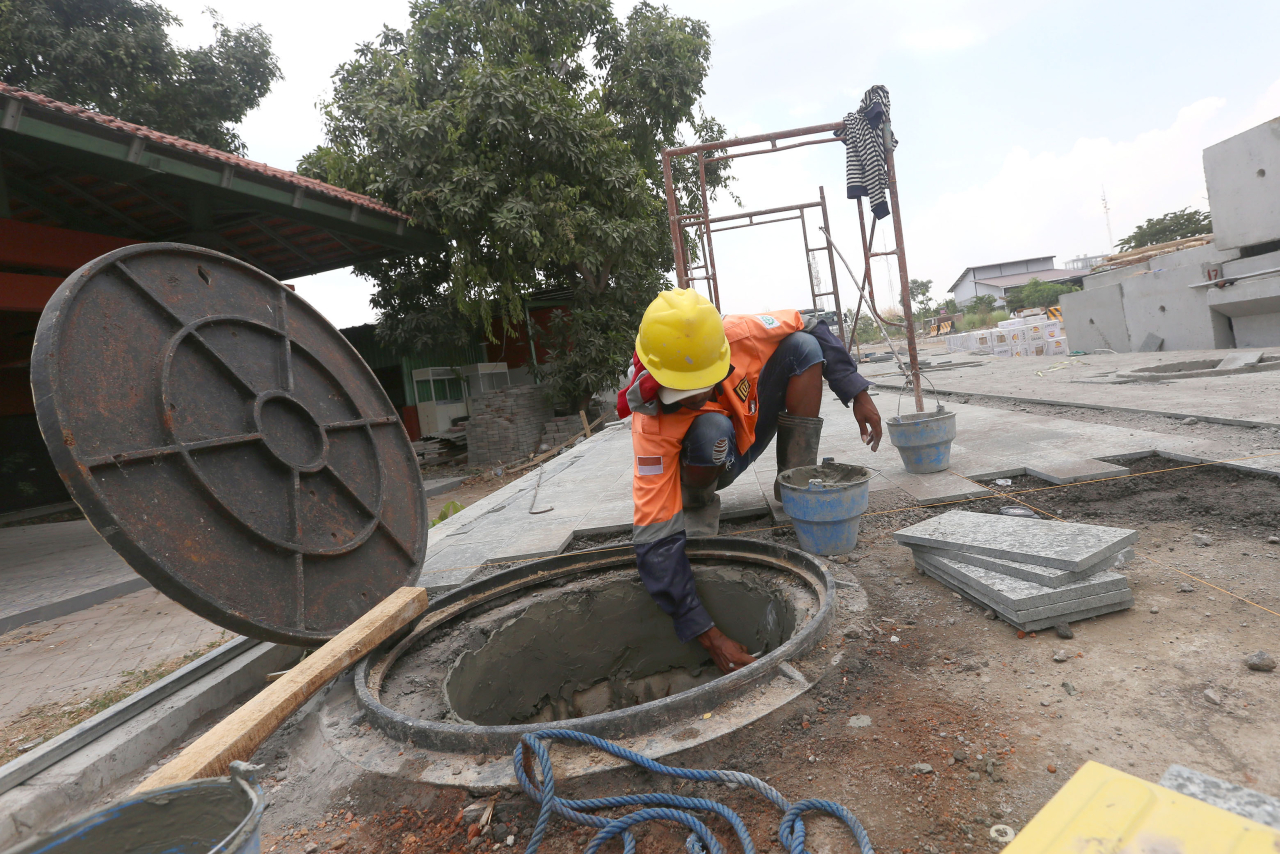 Radial Road di Kelurahan Lontar, Kecamatan Sambikerep, Kota Surabaya
