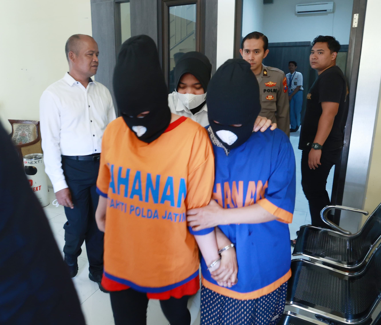 Ditreskrimum Polda Jatim khususnya Subdit Renakta mengamankan tiga orang terduga TPPO