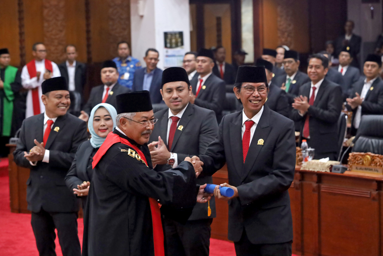 Pelantikan pimpinan definitif DPRD Kota Surabaya