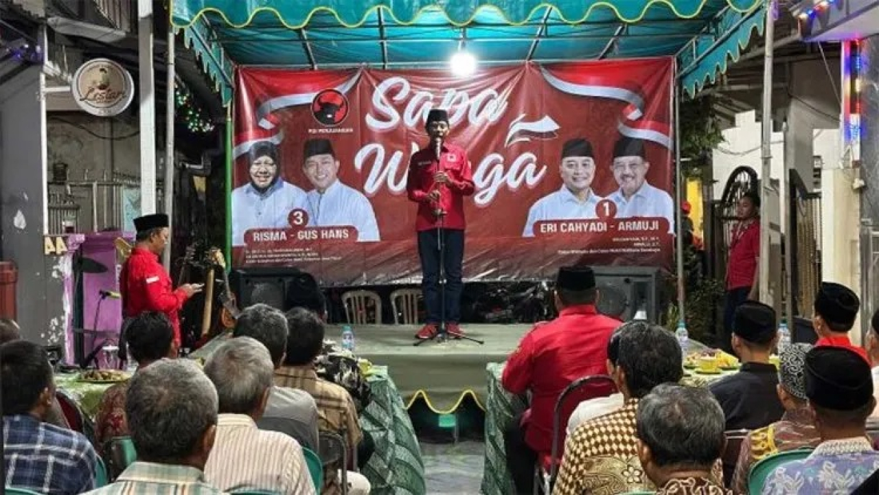 Adi Sutarwijono kampanyekan Risma-Gus Hans dan Eri-Armuji di Kalirungkut Surabaya (Foto: PDIP Jatim)
