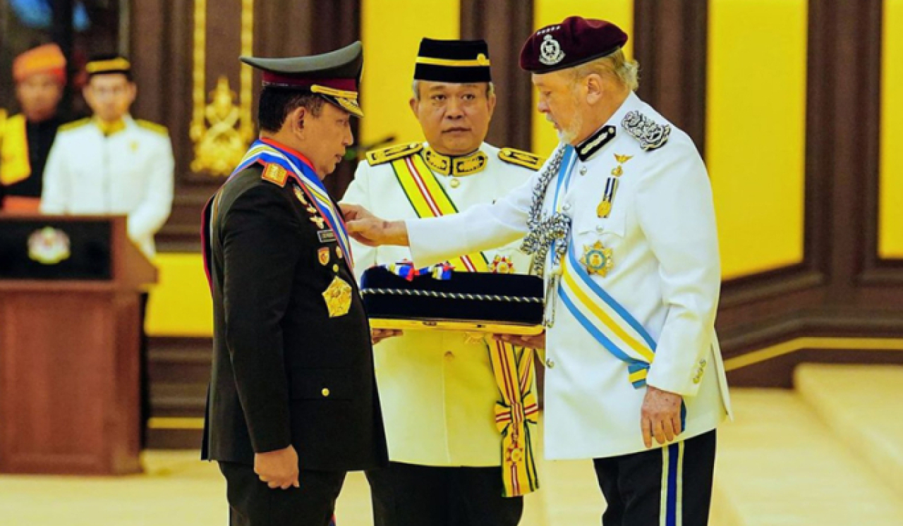 Kapolri Jenderal Listyo Sigit Prabowo mendapat gelar Panglima Gagah Pasukan Polis dari Kerajaan Malaysia.