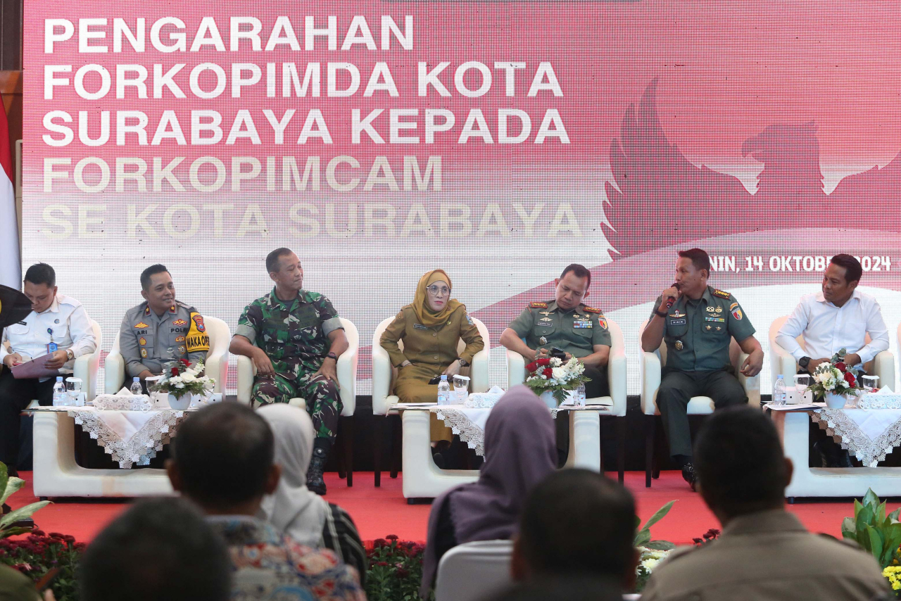 PJs Wali Kota Surabaya Restu Novi Widiani bersama Forum Koordinasi Pimpinan Daerah (Forkopimda) Kota Surabaya