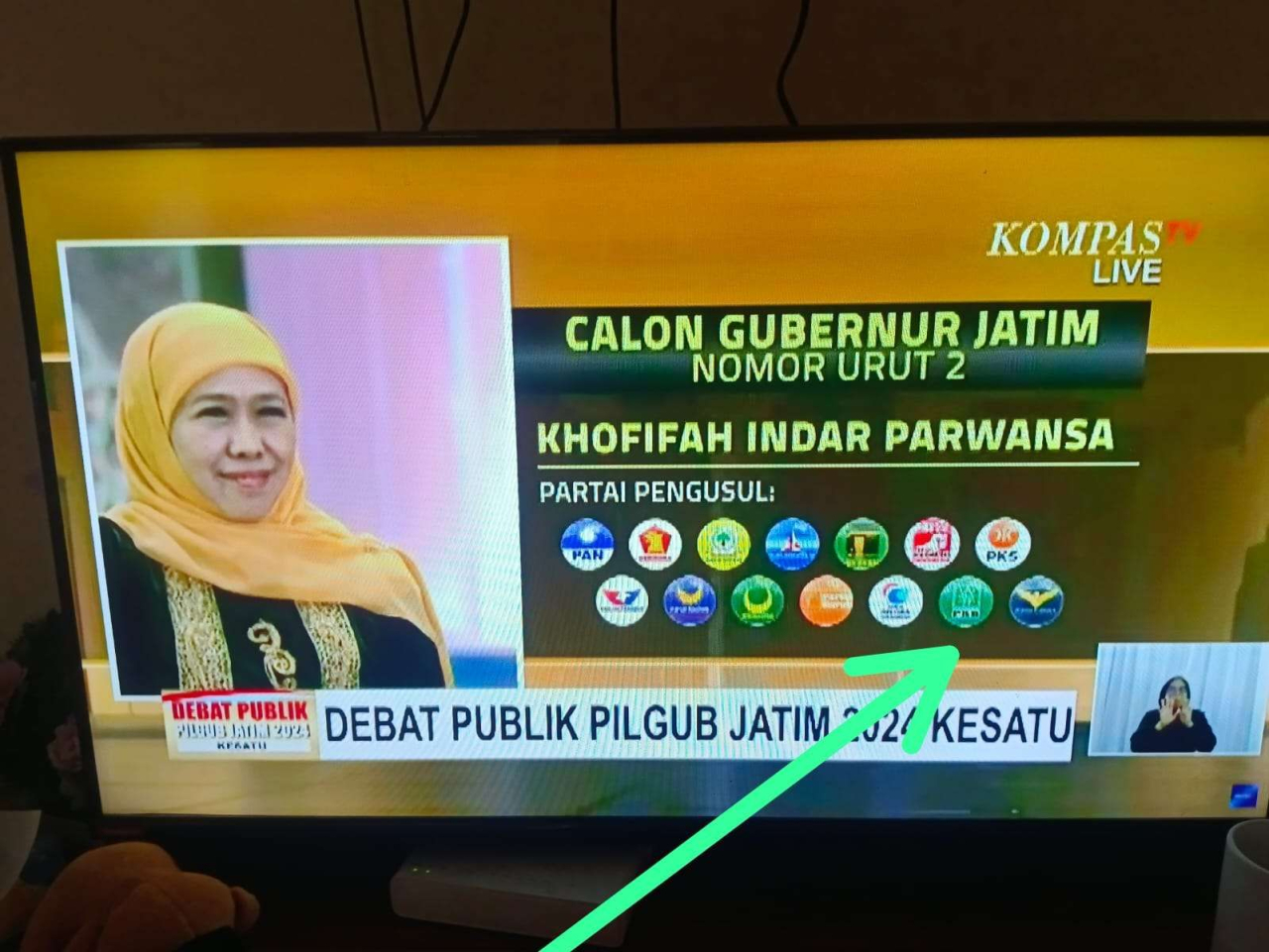 Tangkapan layar debat pertama Pilgub Jatim 2024 terlihat lambang PKB tertera pengusung paslon nomor 2 (Foto:DPW PKB Jatim)