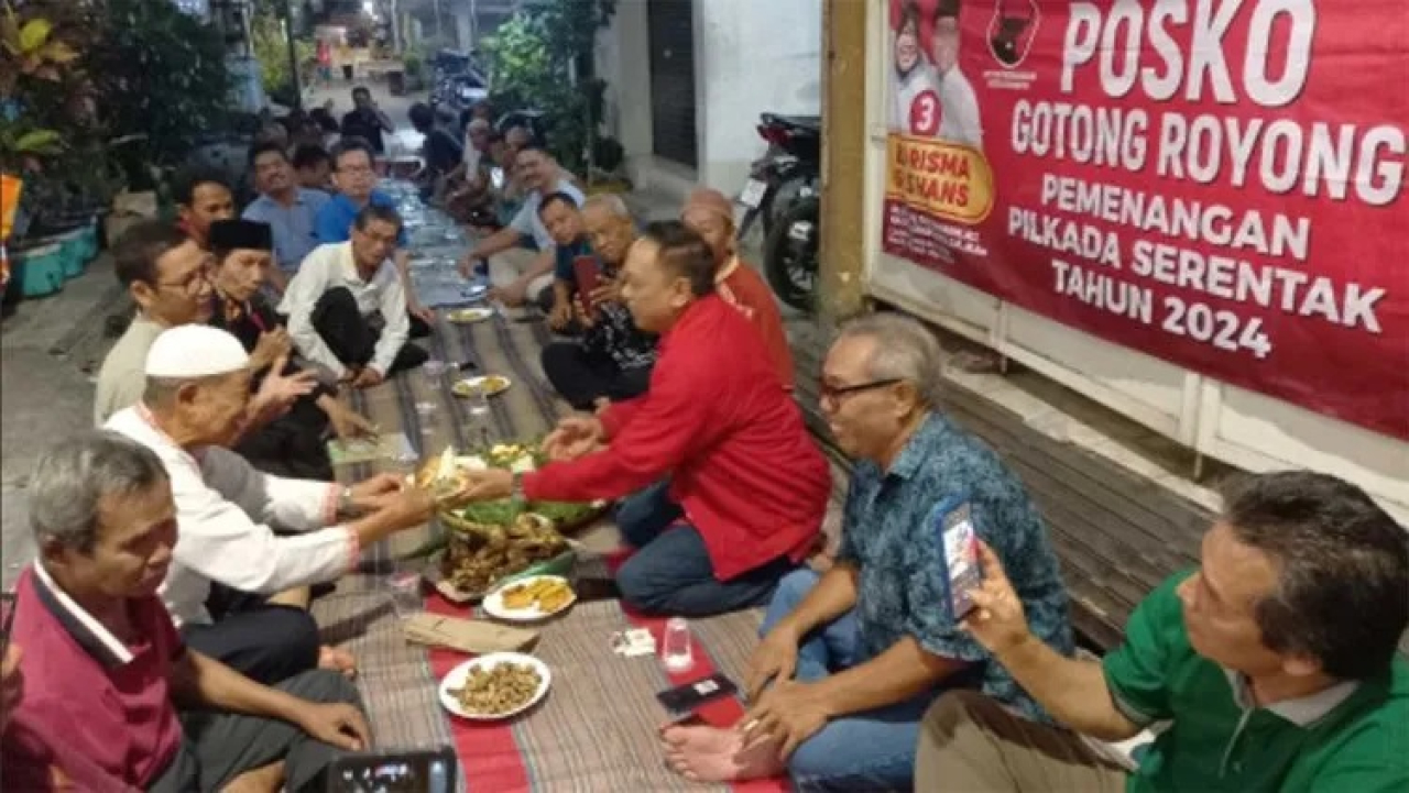 DPC PDIP Surabaya resmikan Posko Pemenangan Risma-Gus Hans dan Eri-Armuji di Nginden Jangkungan (PDIP Jatim)