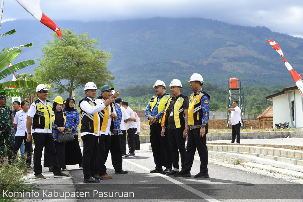 Nurkholis meresmikan selesainya pembangunan tiga ruas jalan ke arah Kawasan Wisata Arjuna Agro Techno Park AATP . Foto : Kominfo Kab Pasuruan